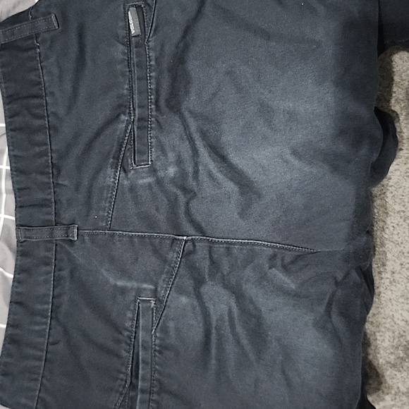 Volcom shorts - Picture 3 of 3